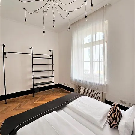 Historical Luxury Homes - Stadtvilla Mit Jacuzzi Und Garten Дом отдыха *